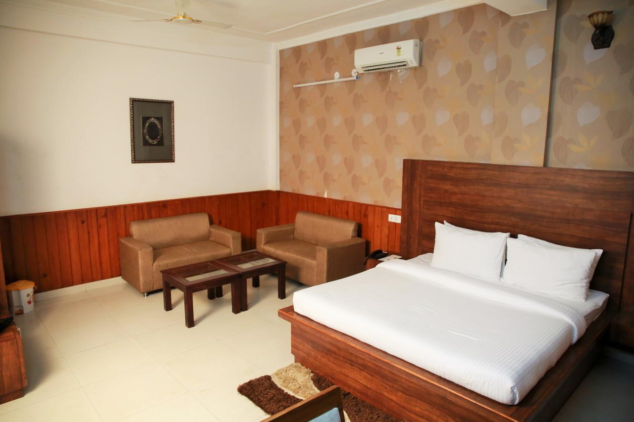Sangrur Red Apple Hotel المظهر الخارجي الصورة